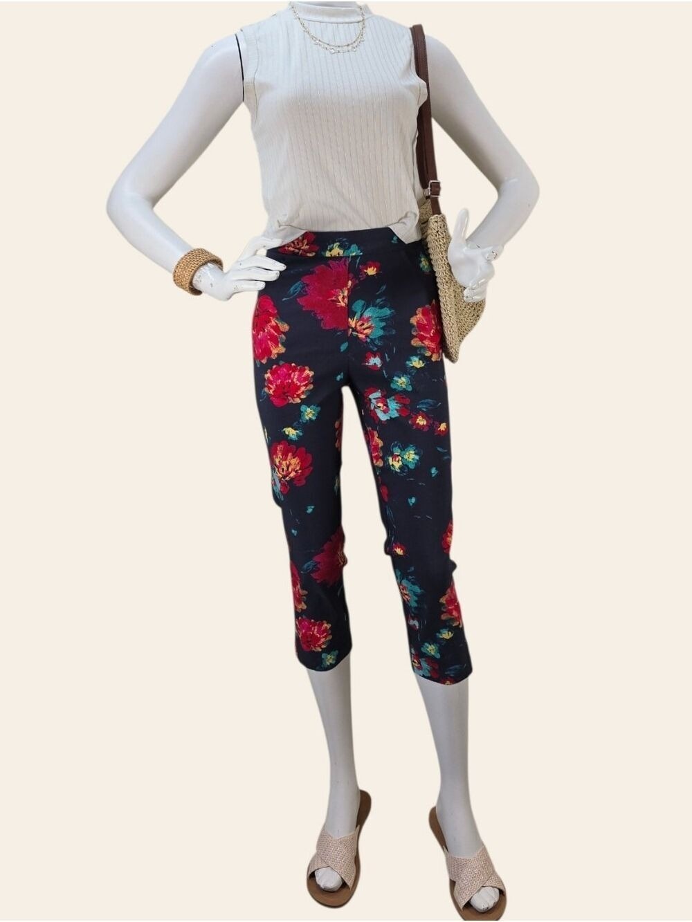 Tribal Floral Pull-On Capri Pants NWT Size 6 Stretch Navy Resort Travel Summer - Picture 2 of 11